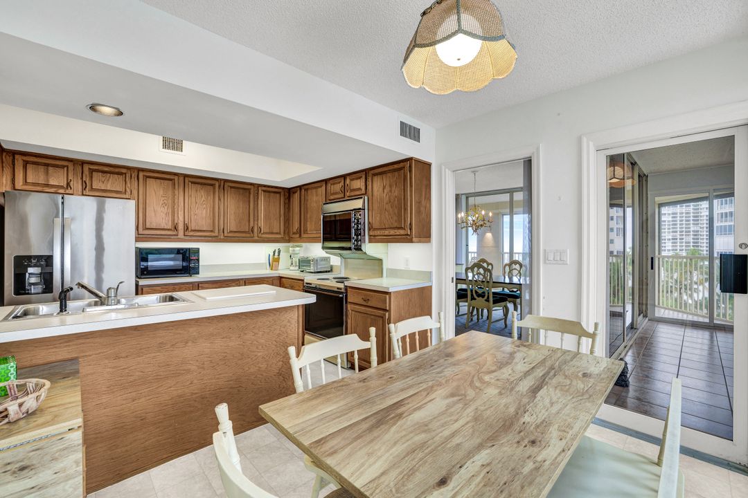 4051 Gulf Shore Blvd N #600, Naples, FL 34103