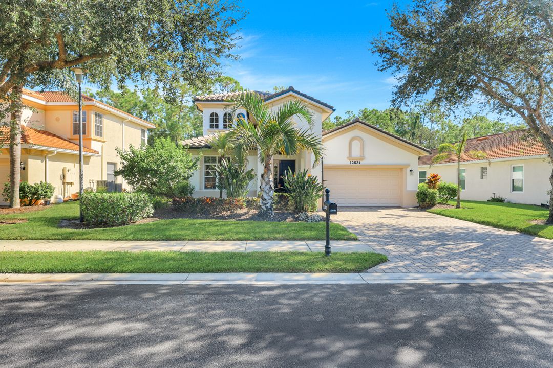 12631 Biscayne Ct, Naples, FL 34105