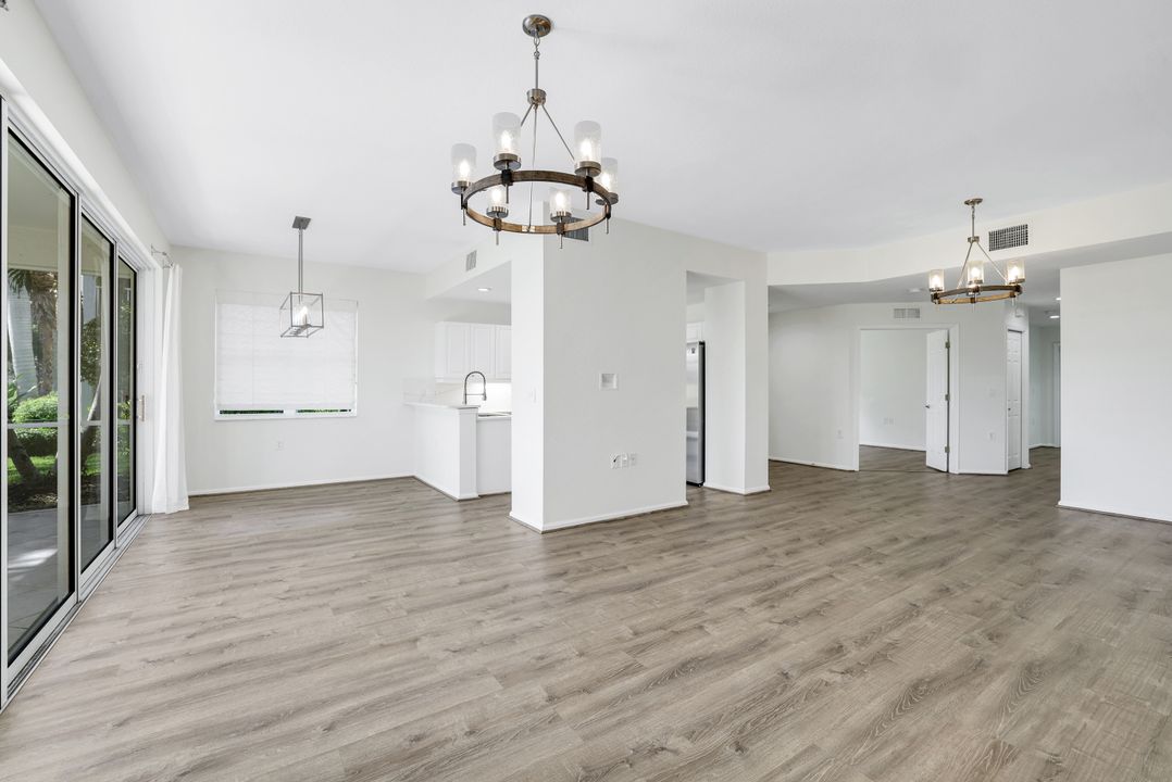 6875 Ascot Dr #102, Naples, FL 34113