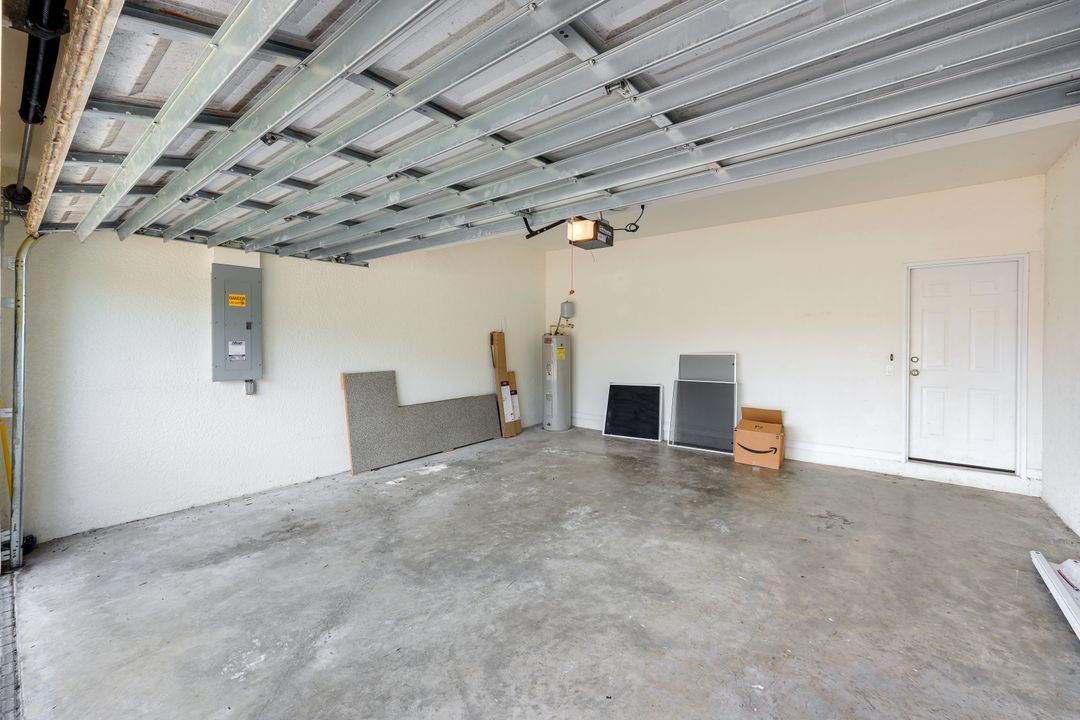 1088 Oxford Ln #48, Naples, FL 34105
