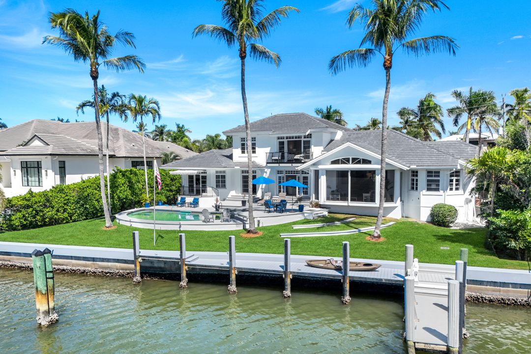 400 Springline Dr, Naples, FL 34102