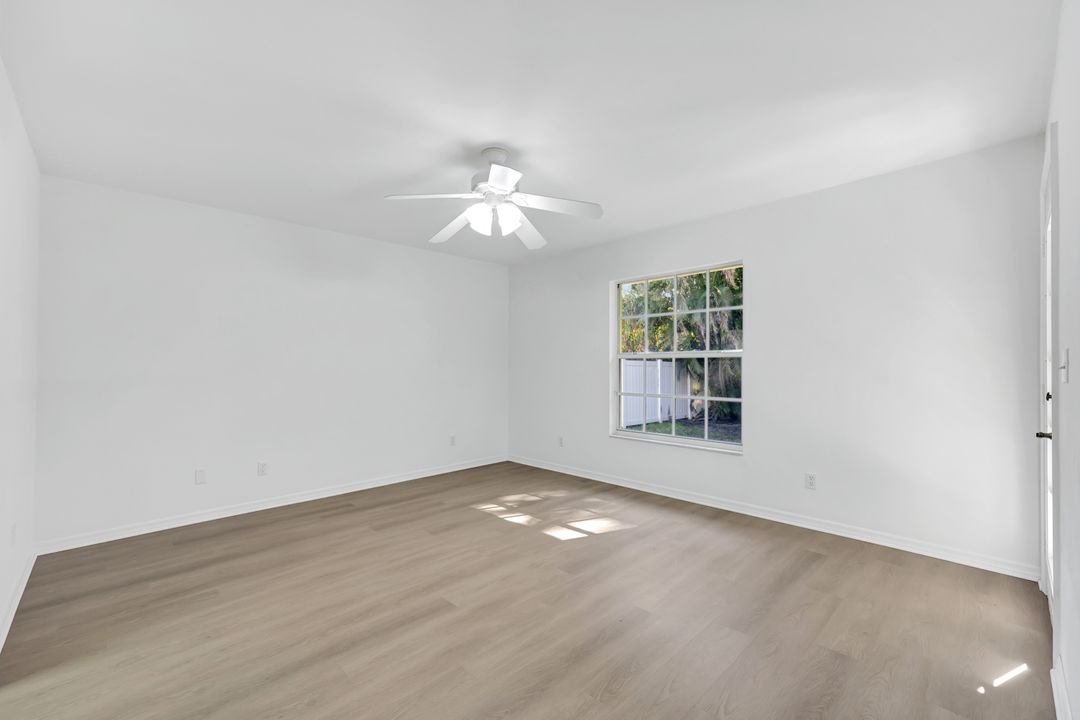 812 102nd Ave N, Naples, FL 34108