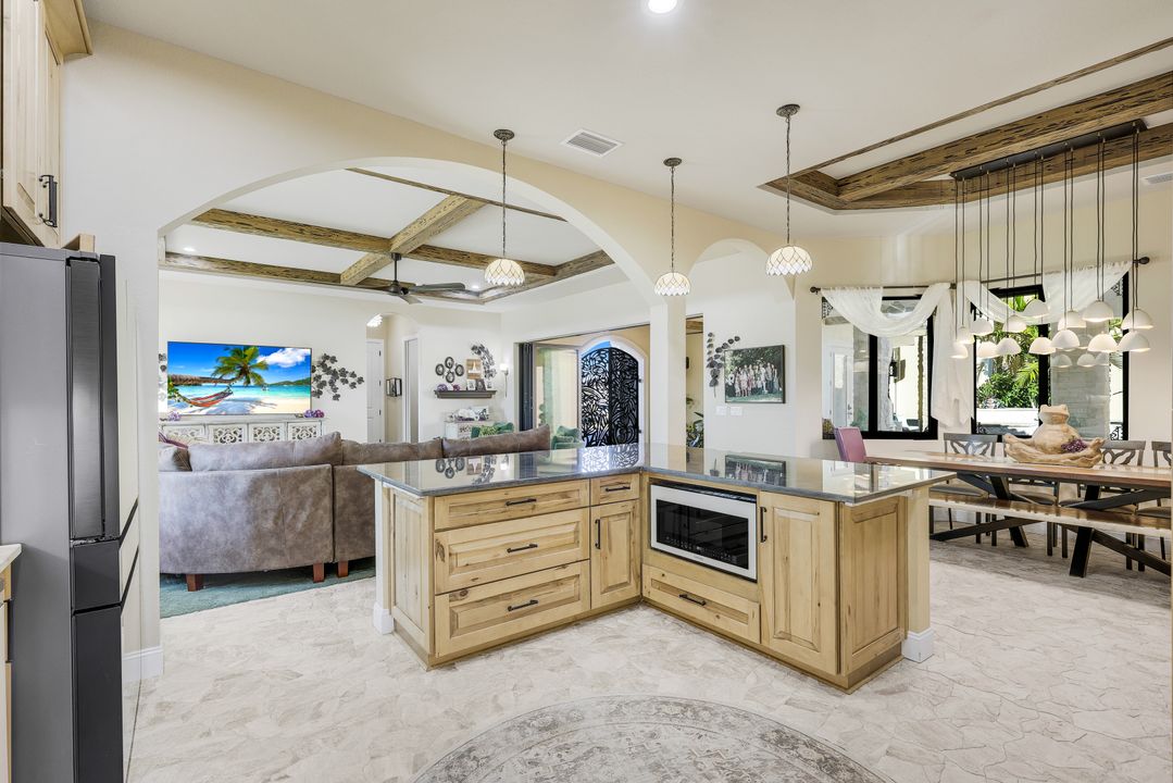 2709 NW 41st Ave, Cape Coral, FL 33993