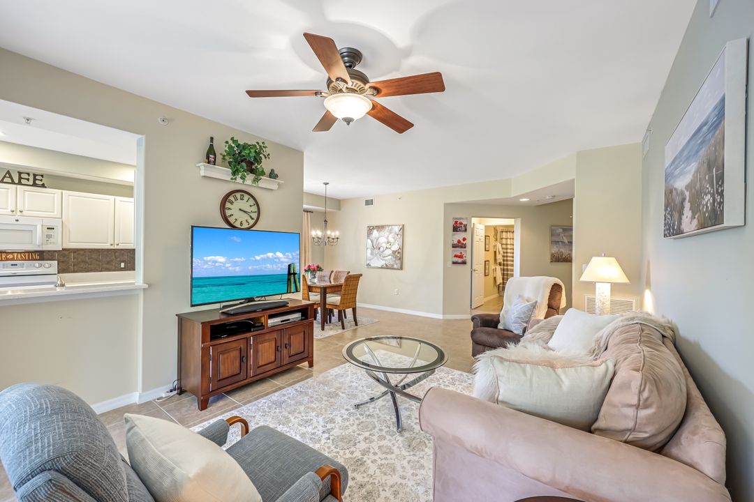 1375 Henley St #402, Naples, FL 34105