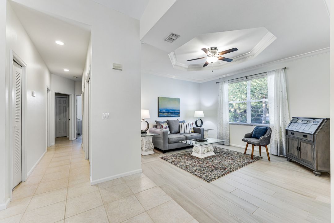 7720 Gardner Dr  #201, Naples, FL 34109