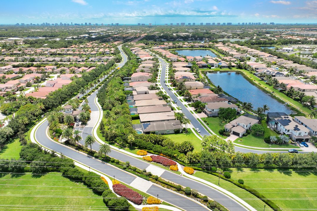 13750 Callisto Ave, Naples, FL 34109