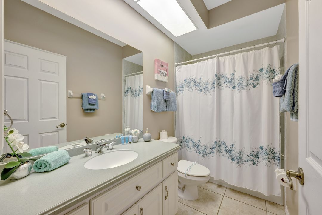 2137 SE 19th Ave, Cape Coral, FL 33990