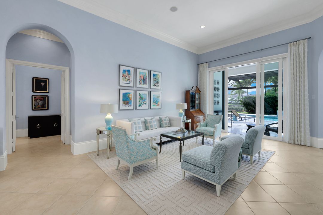 2048 Isla Vista Ln, Naples, FL 34105