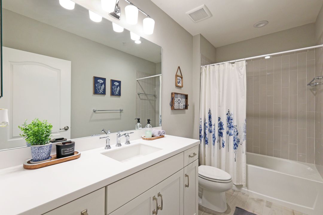 2319 Sawyers Hill Rd #703, Naples, FL 34120