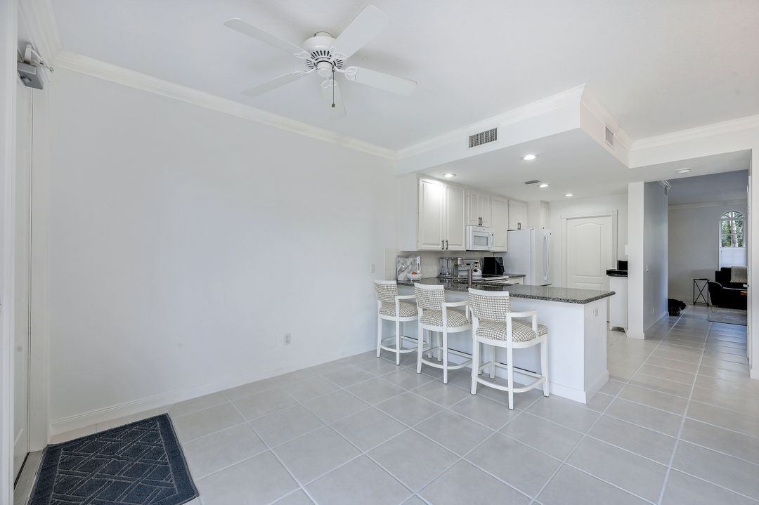 6214 Towncenter Cir, Naples, FL 34119