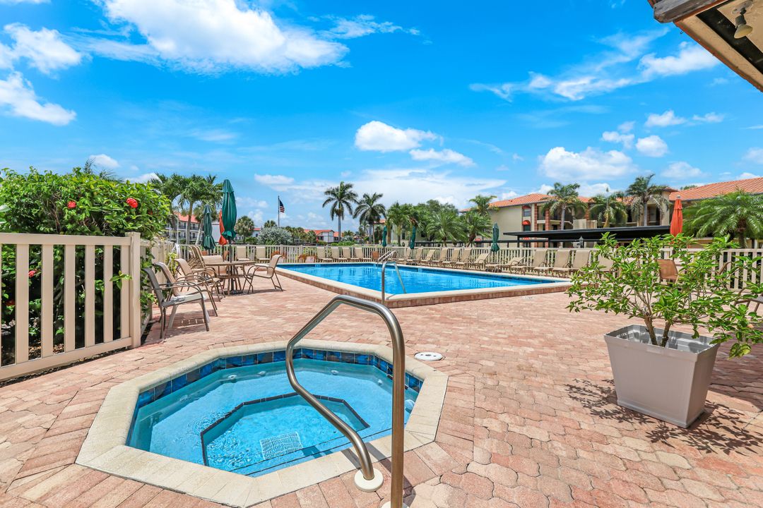 7340 Coventry Ct #827, Naples, FL 34104