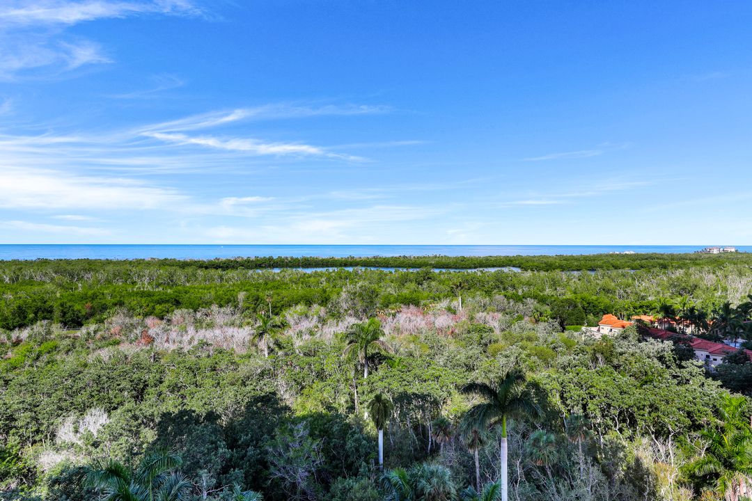 6585 Nicholas Blvd #905, Naples, FL 34108