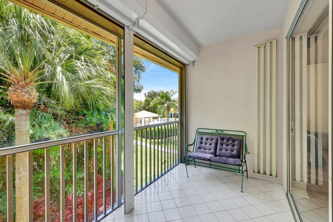 326 Bradstrom Cir # F-204, Naples, FL 34113