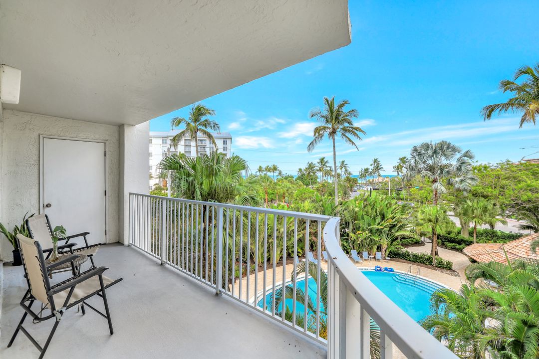 1300 Gulf Shore Blvd N #410, Naples, FL 34102