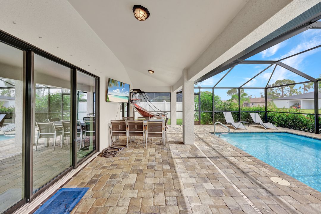 606 SE 4th St, Cape Coral, FL 33990