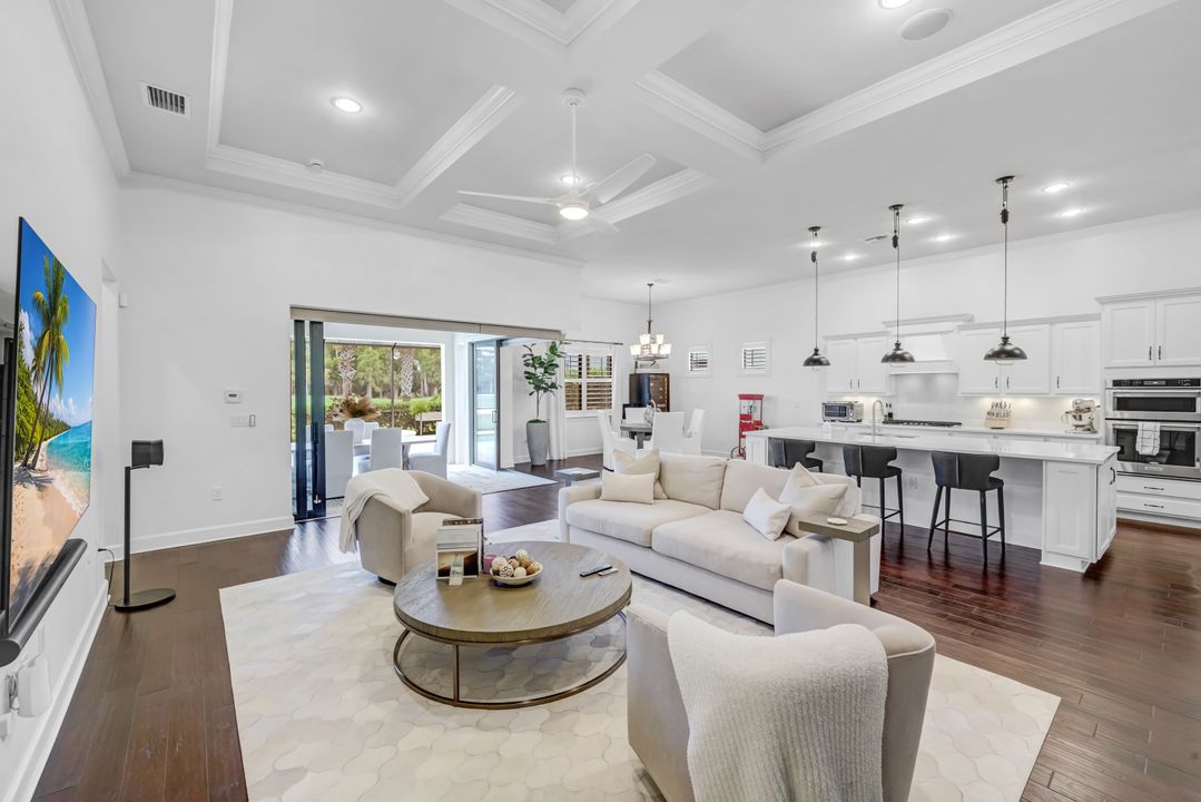 9403 Surfbird Ct, Naples, FL 34120