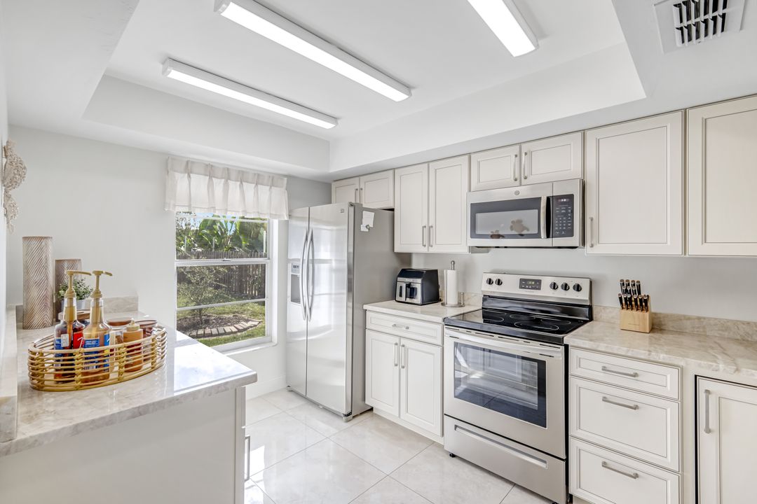 4170 Mariner Ln, Bonita Springs, FL 34134