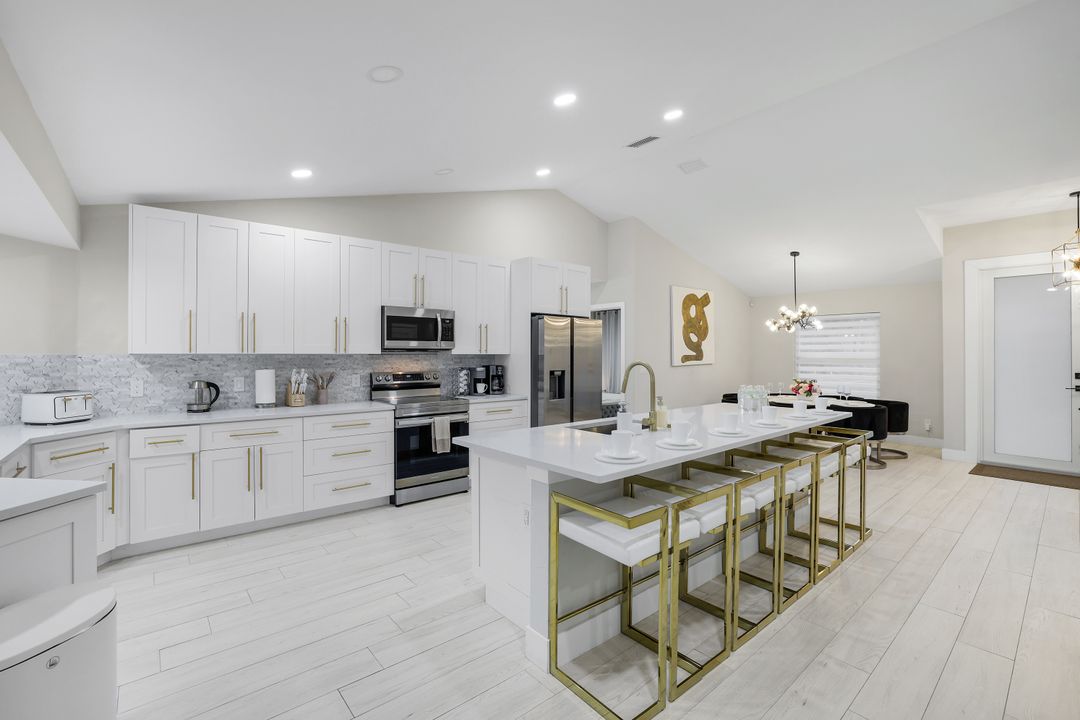 6641 Golden Gate Pkwy, Naples, FL 34105