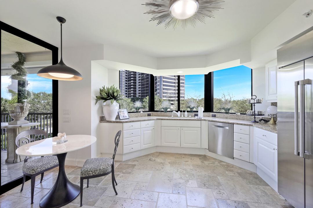 6597 Nicholas Blvd #306, Naples, FL 34108