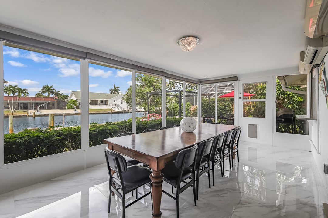 455 Bayside Ave, Naples, FL 34108