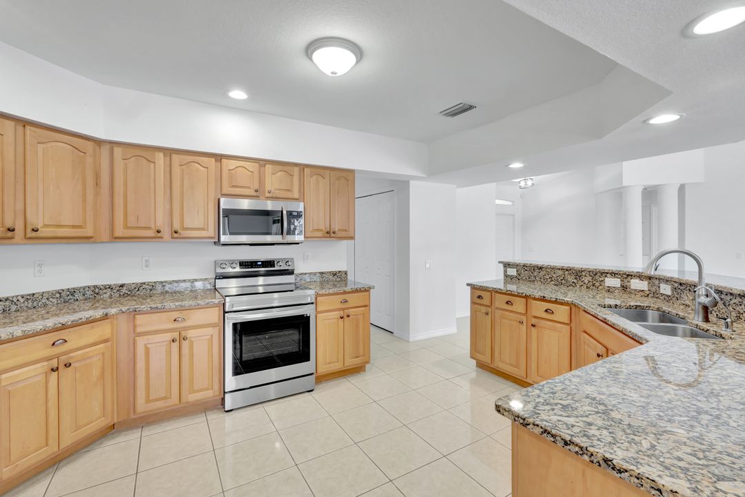4327 SW 19th Ave, Cape Coral, FL 33914