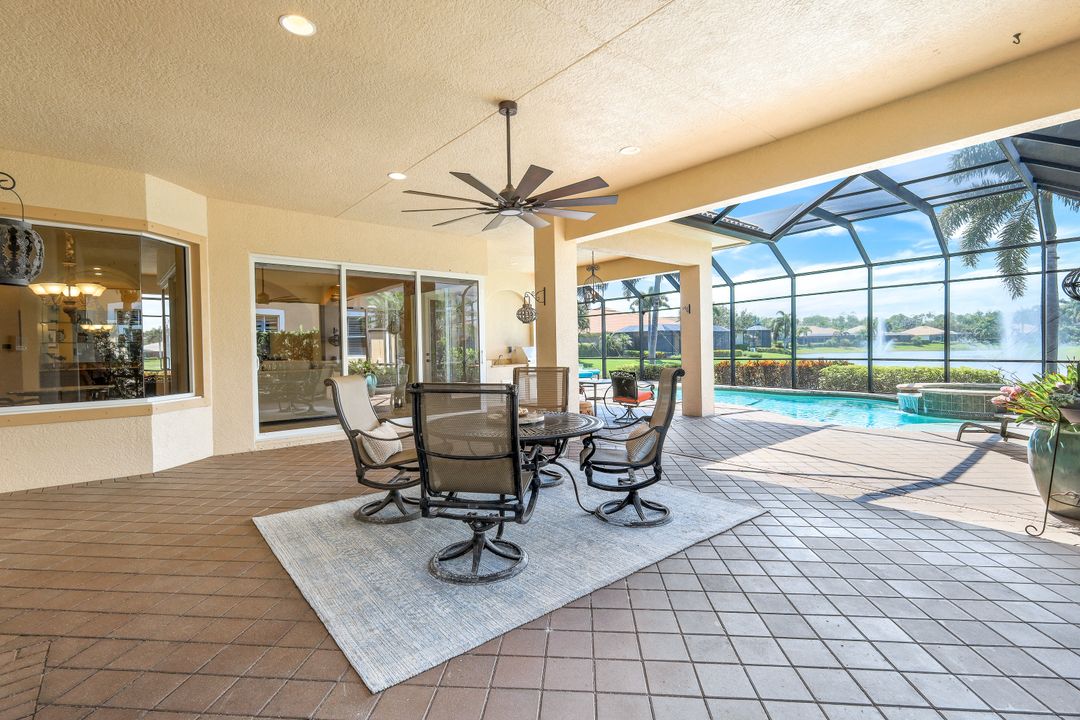 5742 Hammock Isles Dr, Naples, FL 34119