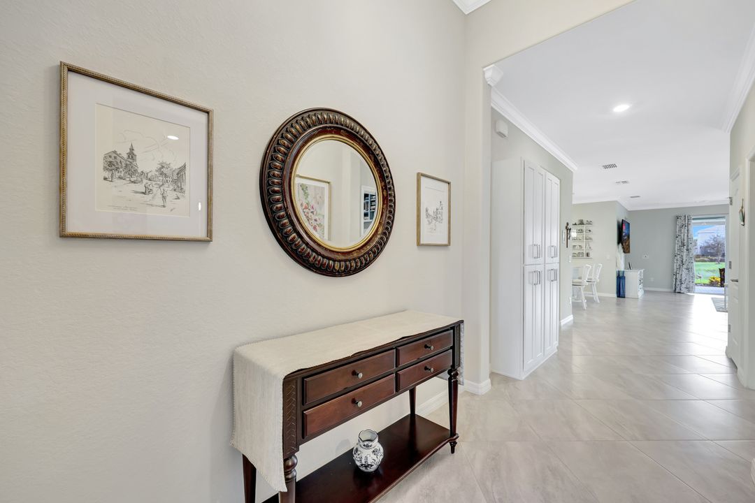 2174 Clementine St, Naples, FL 34120