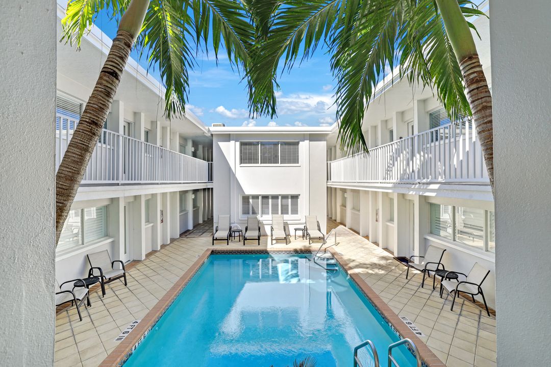 175 5th Ave S #107, Naples, FL 34102