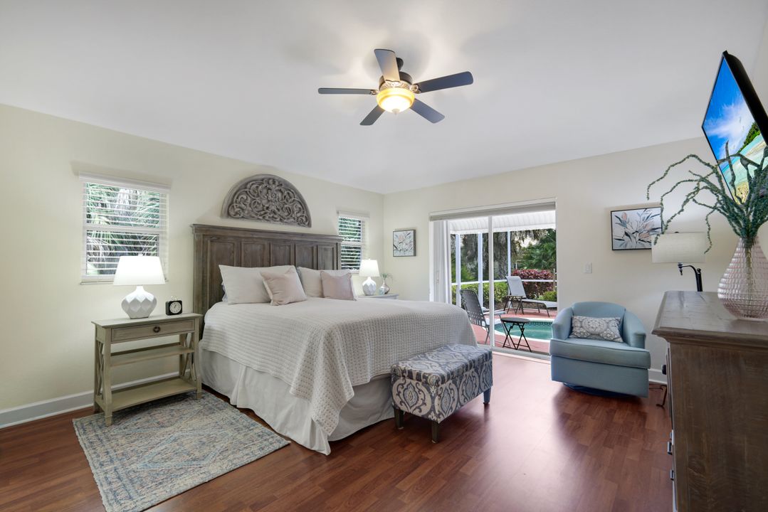 5887 Northridge Dr N, Naples, FL 34110