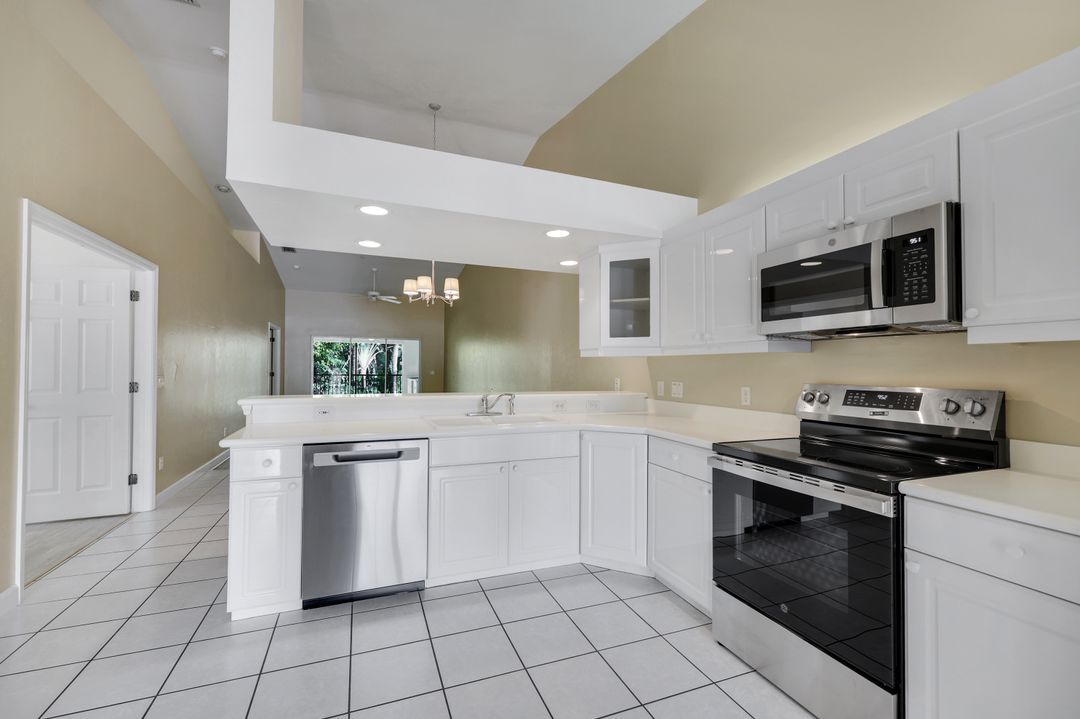 2055 Cascades Dr #6, Naples, FL 34112