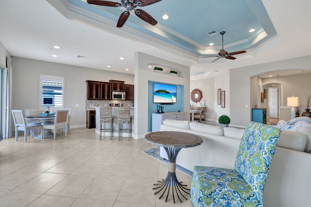 8839 Nautical Landing Cir #202, Naples, FL 34120