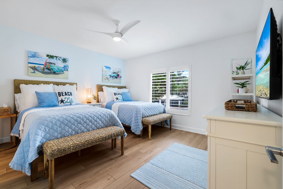 790 Willowbrook Dr #305, Naples, FL 34108