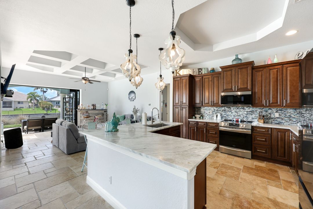 208 SW 15th St, Cape Coral, FL 33991