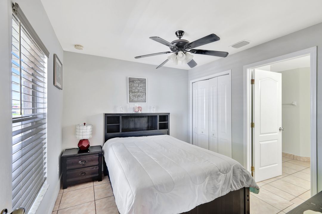 1206 NE 5th Ave, Cape Coral, FL 33909