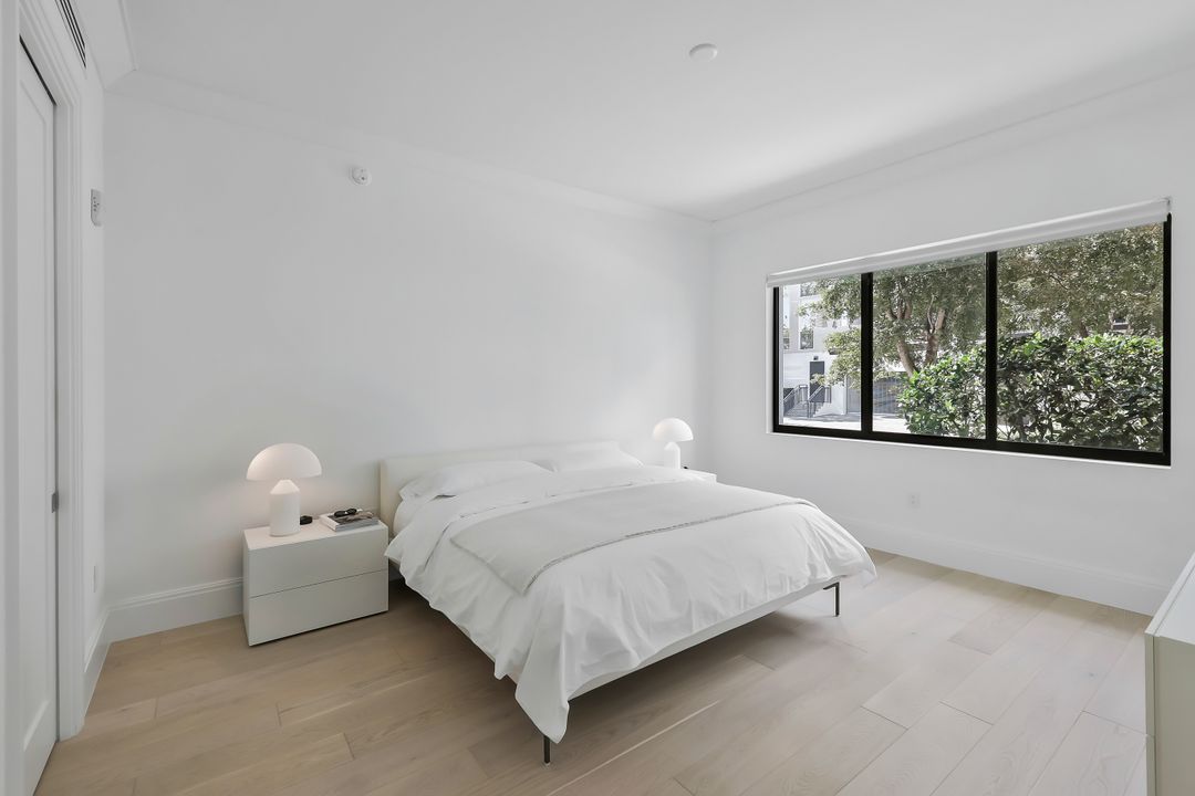 1130 3rd Ave S #105, Naples, FL 34102