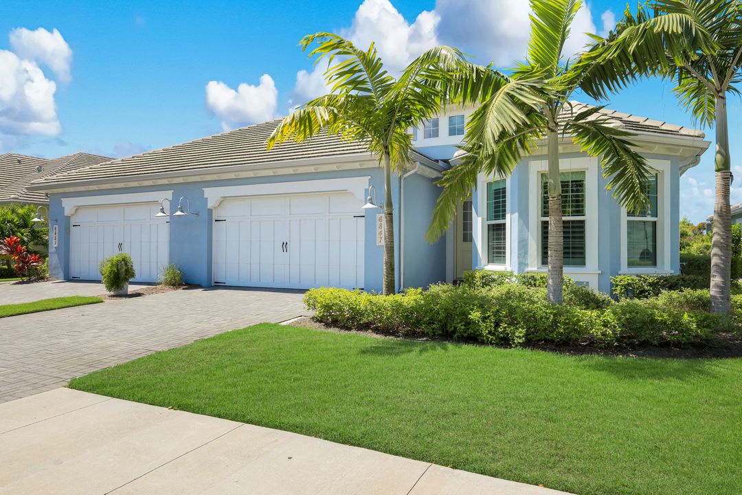6847 Saona CT, Naples, FL 34113