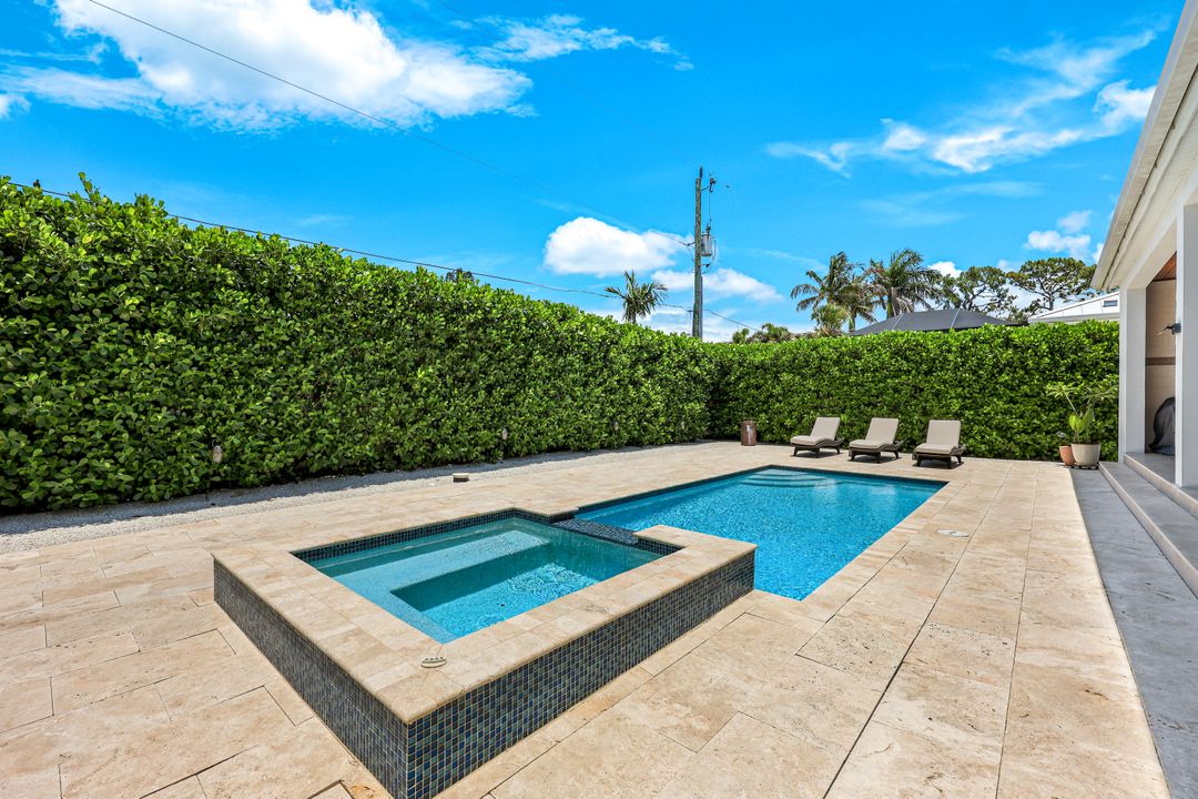 1167 22nd Ave N, Naples, FL 34103