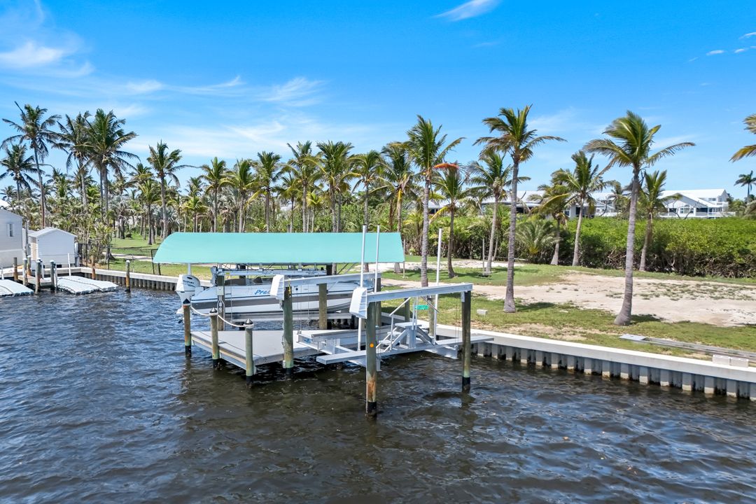 8335 Main St, Bokeelia, FL 33922