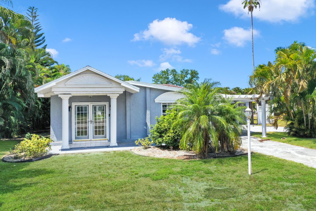 27098 Del Ln, Bonita Springs, FL 34135