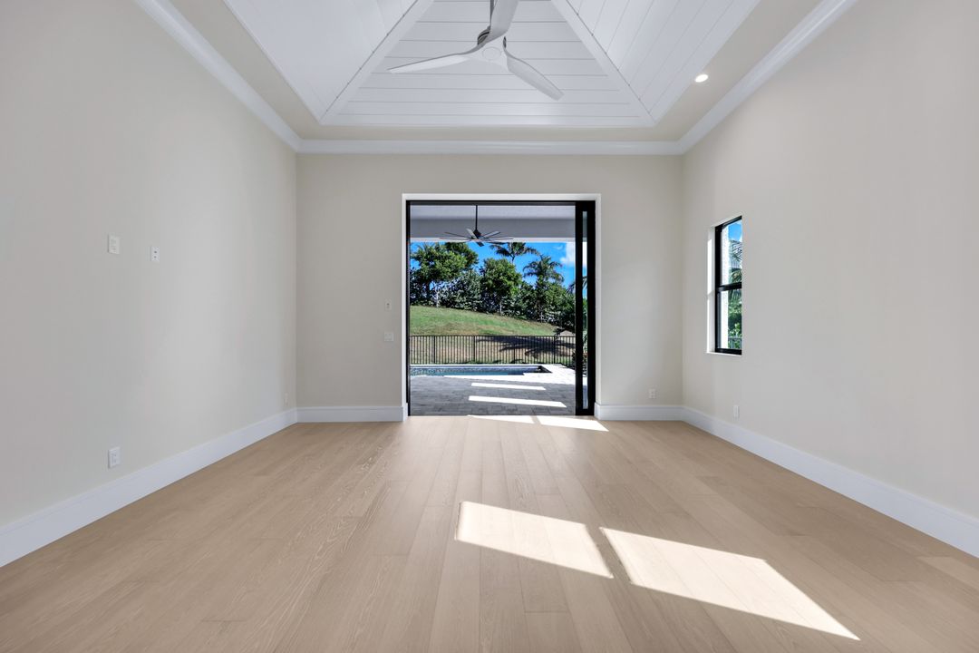 14282 Charthouse Cir, Naples, FL 34114