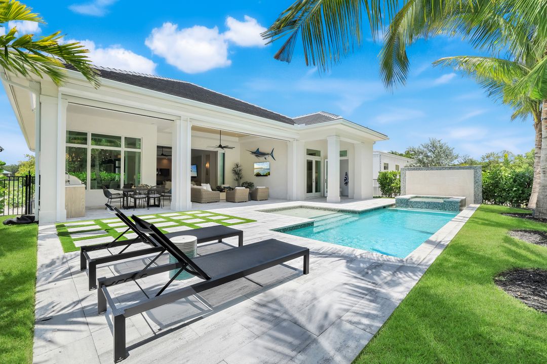 6630 Palisades Ave, Naples, FL 34109