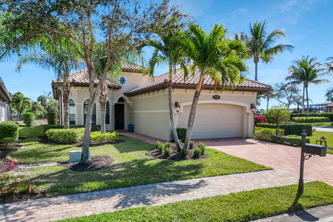6542 Amarone Ln, Naples, FL 34113