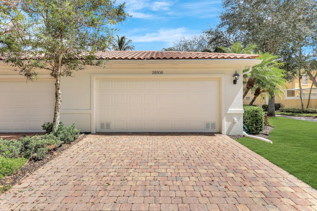28508 Alessandria Cir, Bonita Springs, FL 34135