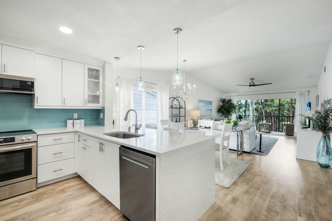 1100 Sarah Jean Cir #201, Naples, FL 34110