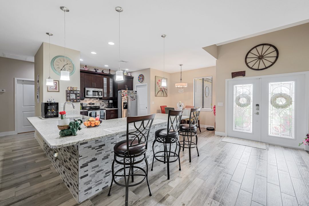 301 SE 21st Ln, Cape Coral, FL 33990