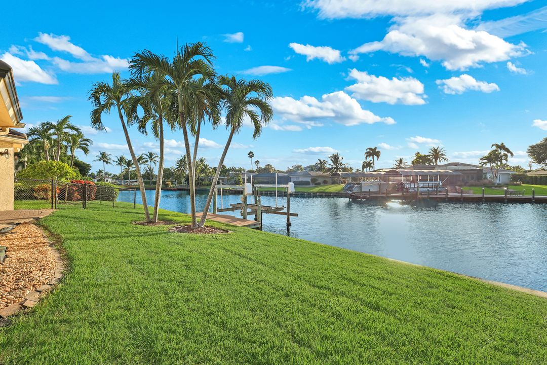 954 Bal Isle Dr, Fort Myers, FL 33919