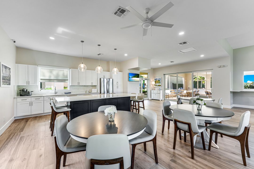7720 Gardner Dr  #201, Naples, FL 34109