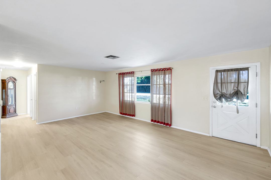 8760 Dartmouth St, Fort Myers, FL 33907