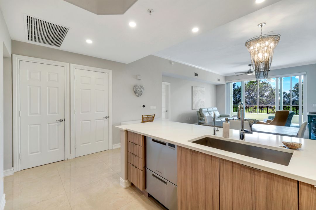 2728 Tiburon Blvd E #403, Naples, FL 34109