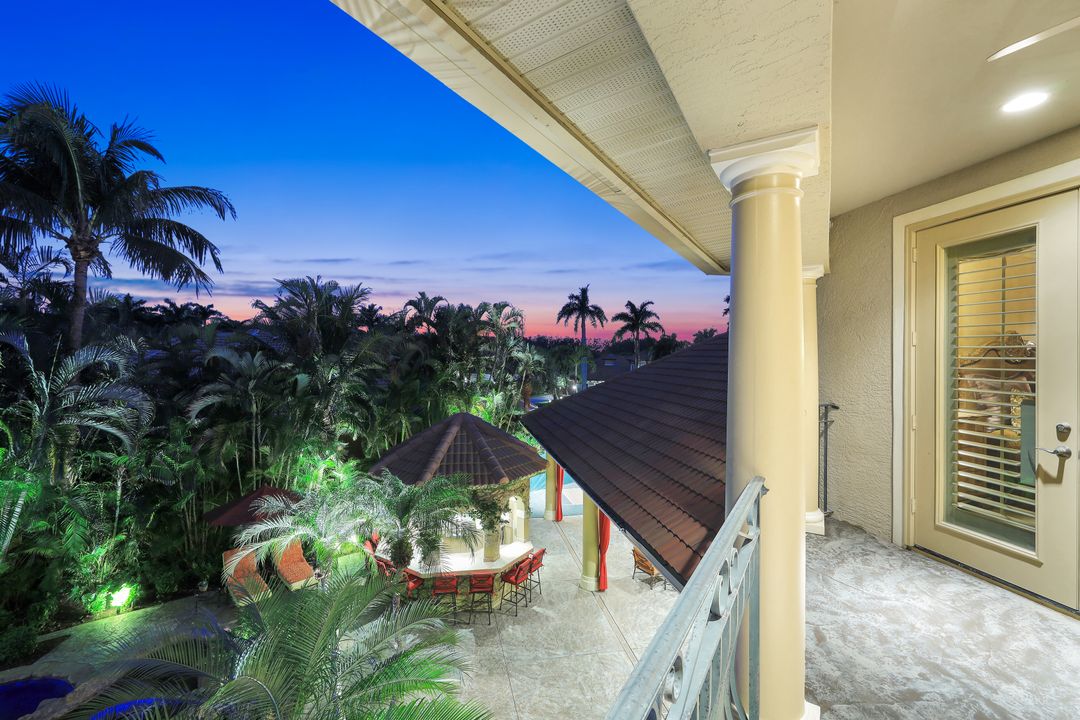 2350 Cheshire Ln, Naples, FL 34109